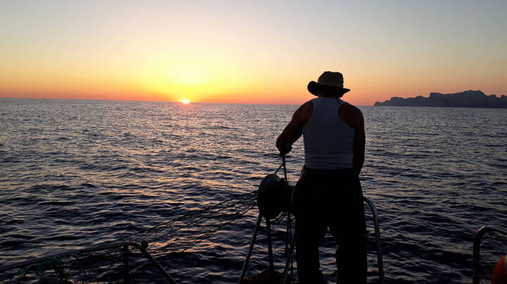 www.pescaturismomenorca.com excursiones de pesca en Ciutadella con Llagostera